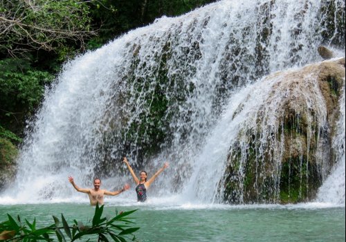 Momentos de diversão nas cachoeiras da Estância Mimosa