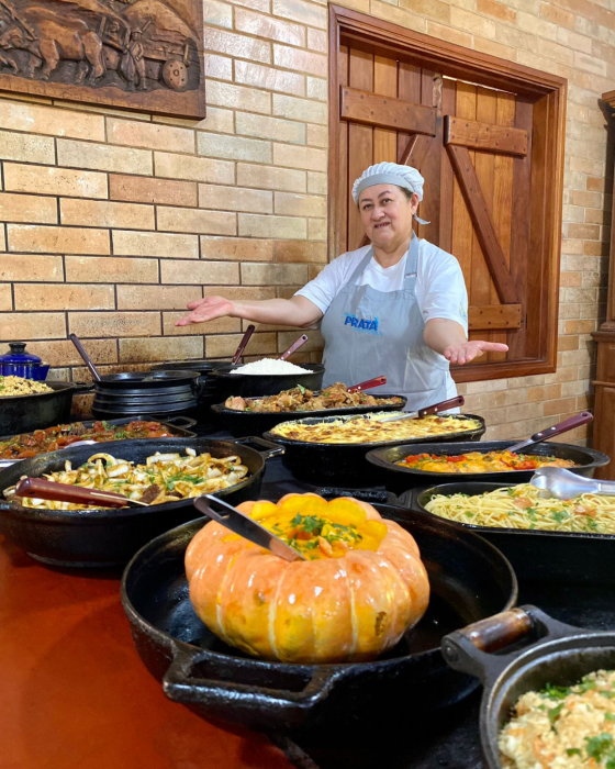 After or before each tour, you will taste the dishes served at our lunch, carefully prepared with fresh ingredients that highlight the essence of Pantanal cuisine and are designed by renowned chef Paulo Machado.