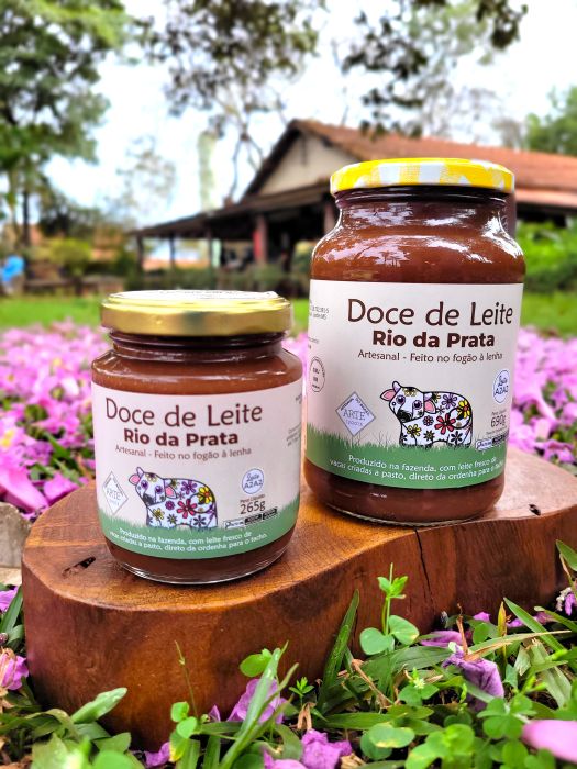Our dulce de leche has a unique flavor, it is made by hand here on the farm, a true experience that you cannot miss.